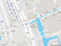 Brandweer met gepaste spoed naar de Stadhuisplein in Zaandam vanwege een liftopsluiting