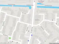 Ambulance met grote spoed naar de Walenburg in Dordrecht