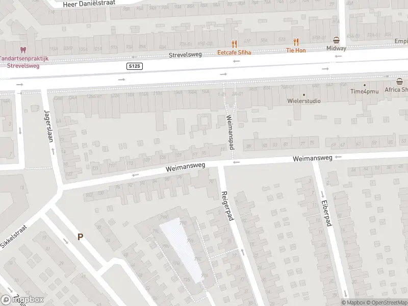 Ambulance met gepaste spoed naar de Weimansweg in Rotterdam