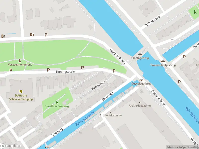 Ambulance met grote spoed naar de Noorderhof in Delft