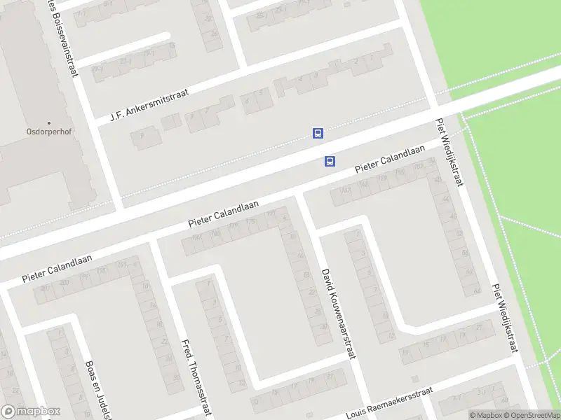 Ambulance met grote spoed naar de David Kouwenaarstraat in Amsterdam