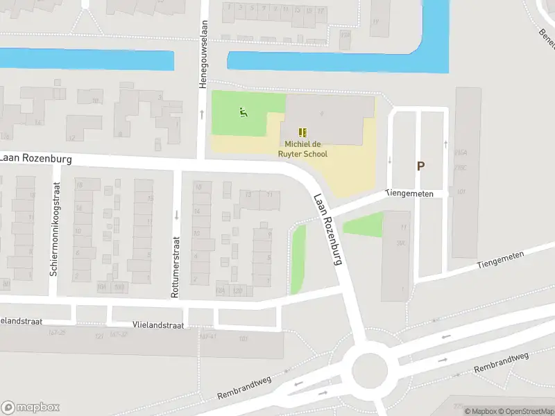 Ambulance met grote spoed naar de Laan Rozenburg in Amstelveen