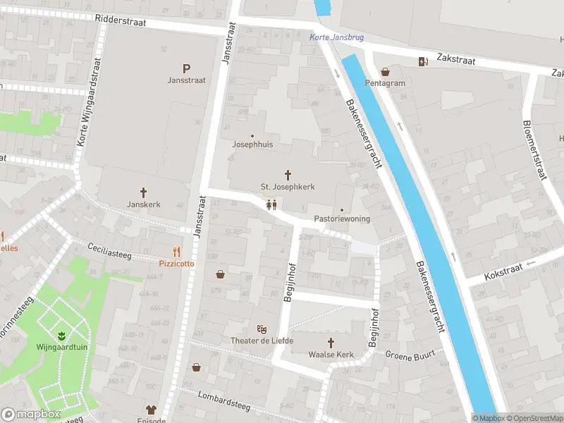 Ambulance met gepaste spoed naar de Donkere Begijnhof in Haarlem