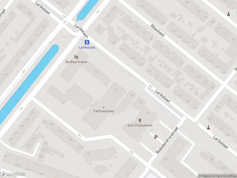 Ambulance met gepaste spoed naar de Larikslaan in Rotterdam