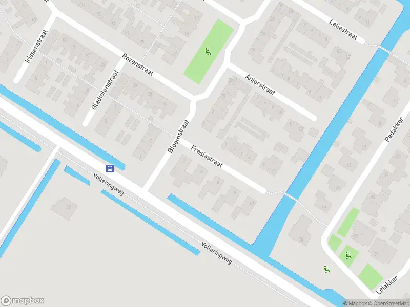 Ambulance met grote spoed naar de Fresiastraat in Waarland