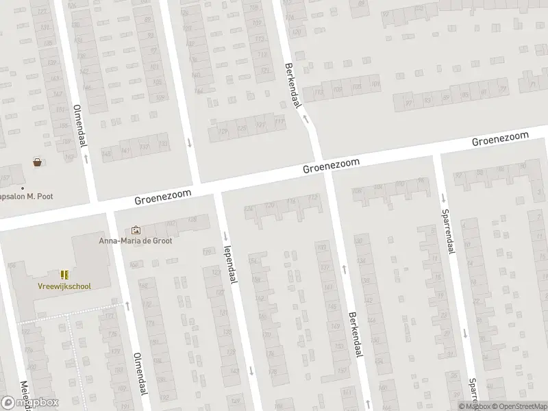 Ambulance met grote spoed naar de Groenezoom in Rotterdam