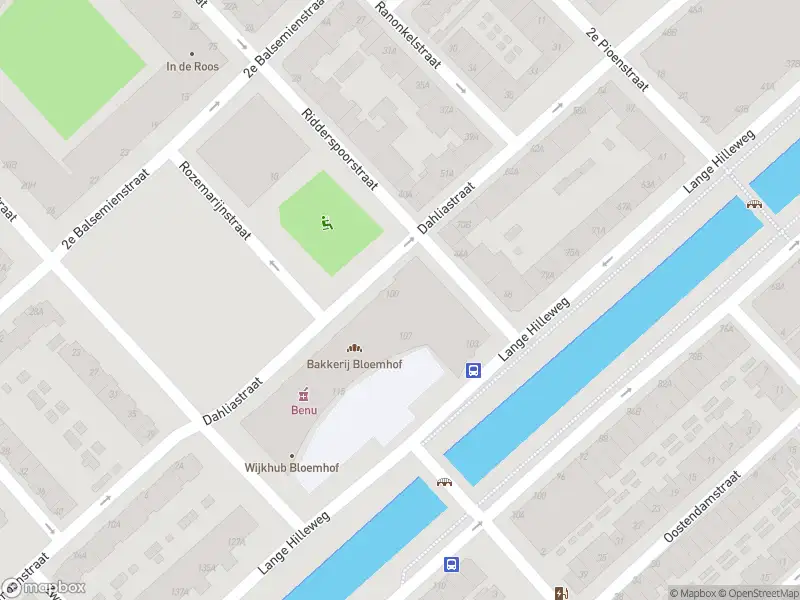 Ambulance met gepaste spoed naar de Lange Hilleweg in Rotterdam