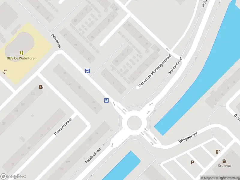 Brandweer met grote spoed naar de Oderdreef in Utrecht vanwege gebouwbrand