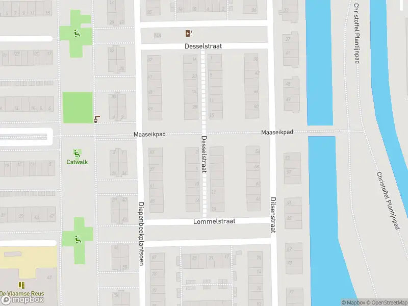 Ambulance met grote spoed naar de Lommelstraat in Amsterdam