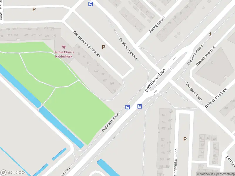 Ambulance met grote spoed naar de Goudenregenplantsoen in Ridderkerk