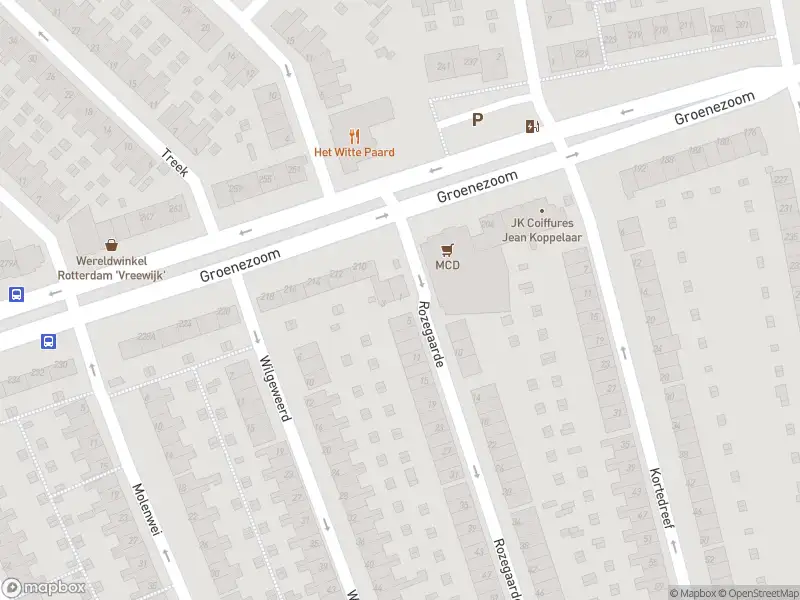 Ambulance met grote spoed naar de Rozegaarde in Rotterdam