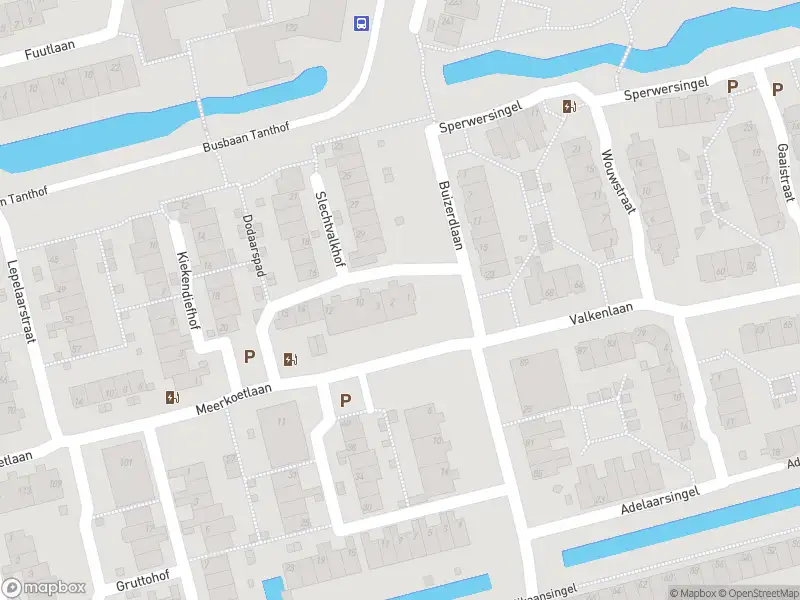 Ambulance met grote spoed naar de Slechtvalkhof in Delft