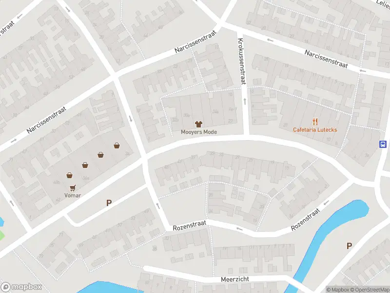 Ambulance met grote spoed naar de Irissenstraat in Volendam