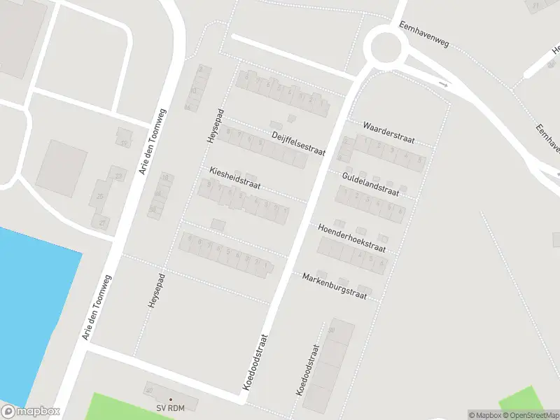 Ambulance met grote spoed naar de Kiesheidstraat in Rotterdam