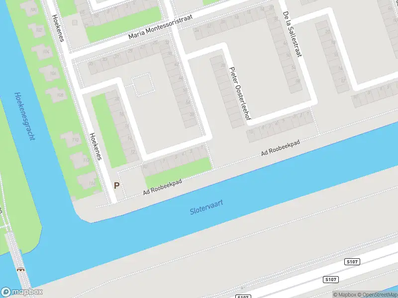 Ambulance met grote spoed naar de Joannes de Swaefhof in Amsterdam