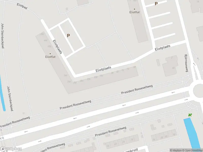 Ambulance met grote spoed naar de Eliotplaats in Rotterdam