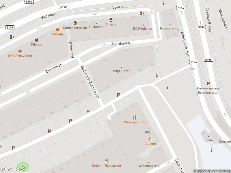 Brandweer met gepaste spoed naar de Gedempte Zalmhaven in Rotterdam vanwege een liftopsluiting