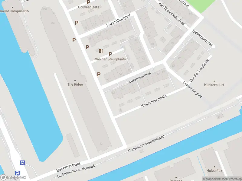 Ambulance met grote spoed naar de Van Embdenstraat in Delft