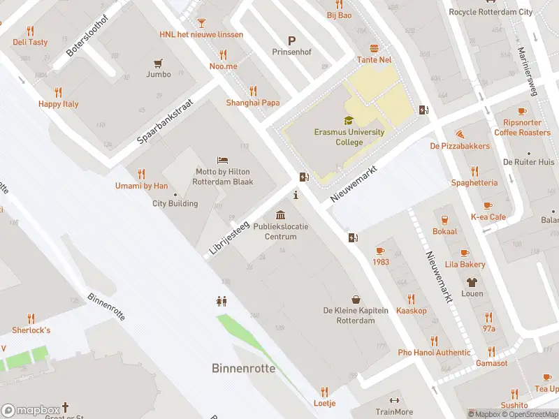 Ambulance met grote spoed naar de Botersloot in Rotterdam