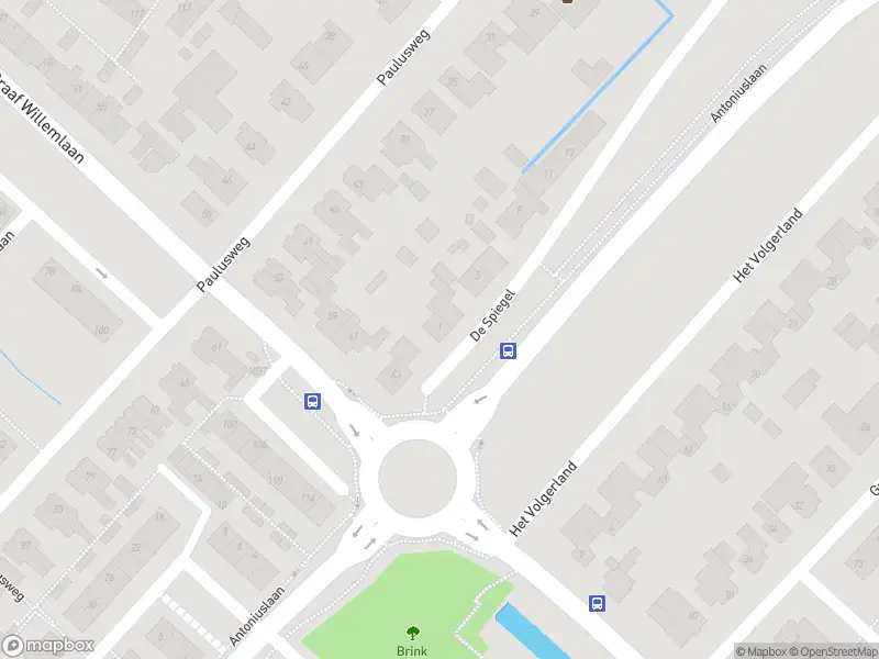 Ambulance met grote spoed naar de De Spiegel in Hendrik-Ido-Ambacht