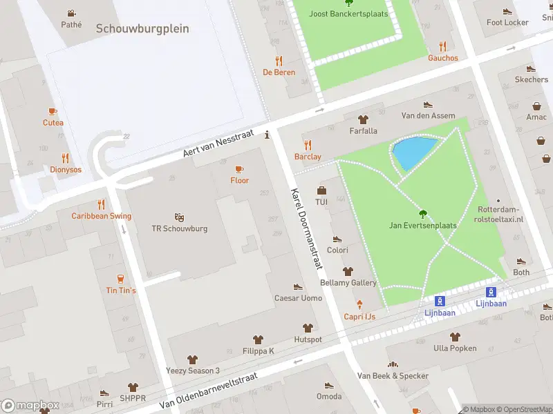 Ambulance met grote spoed naar de Karel Doormanstraat in Rotterdam