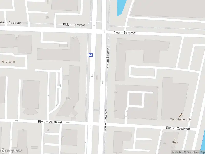 Ambulance met gepaste spoed naar de Rivium Boulevard in Capelle aan den IJssel