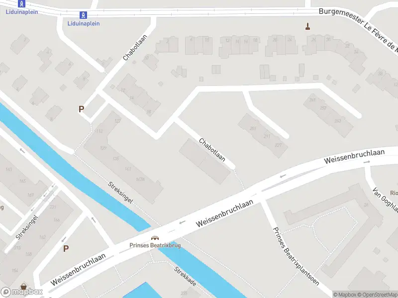 Ambulance met grote spoed naar de Chabotlaan in Rotterdam