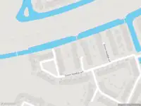 Ambulance met grote spoed naar de Simon Vestdijk-erf in Dordrecht