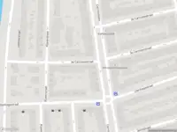 Ambulance met grote spoed naar de 3e Carnissestraat in Rotterdam