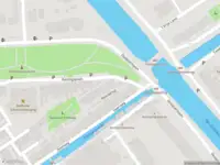 Ambulance met grote spoed naar de Noorderhof in Delft