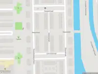 Ambulance met grote spoed naar de Lommelstraat in Amsterdam