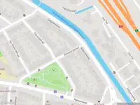 Ambulance met grote spoed naar de Dillenburgstraat in Delft