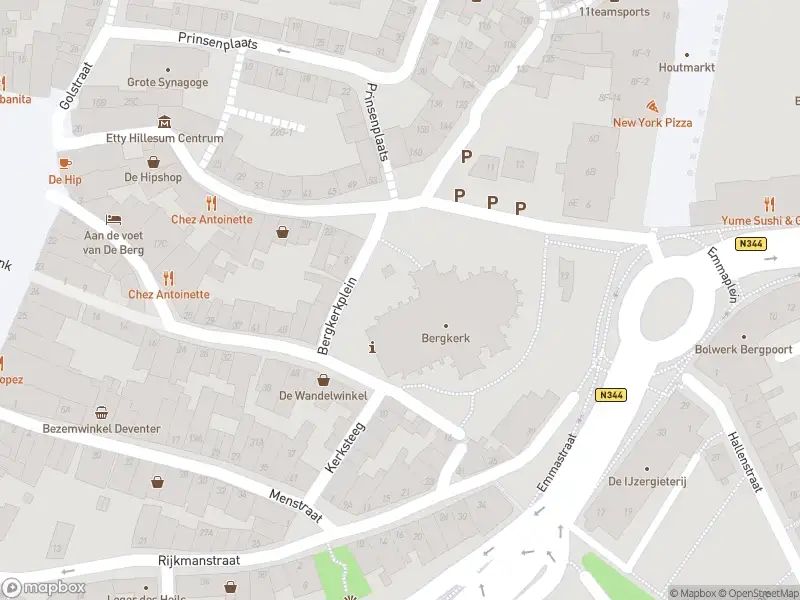 Politie naar de Bergkerkplein in Deventer vanwege aanrijding met letsel