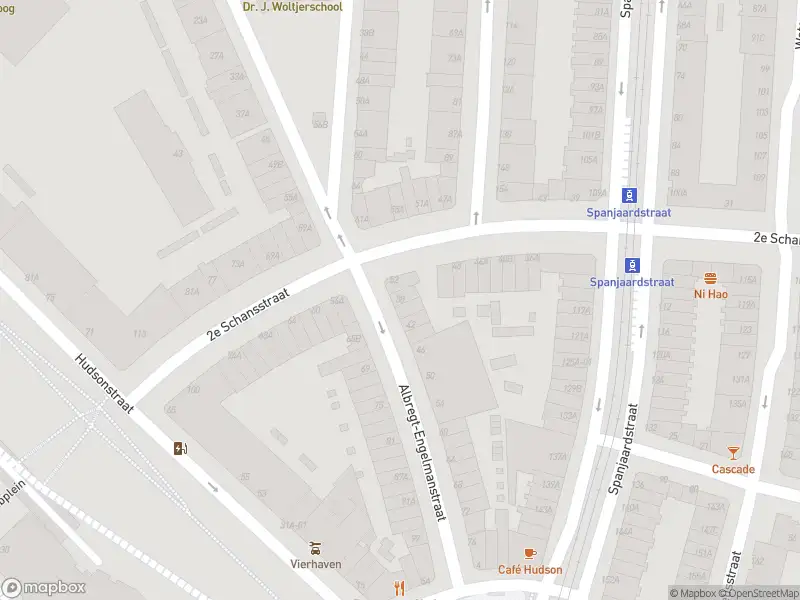 Ambulance met grote spoed naar de Albregt-Engelmanstraat in Rotterdam