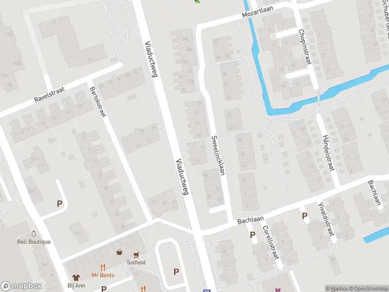 Ambulance met grote spoed naar de Sweelincklaan in Rhoon