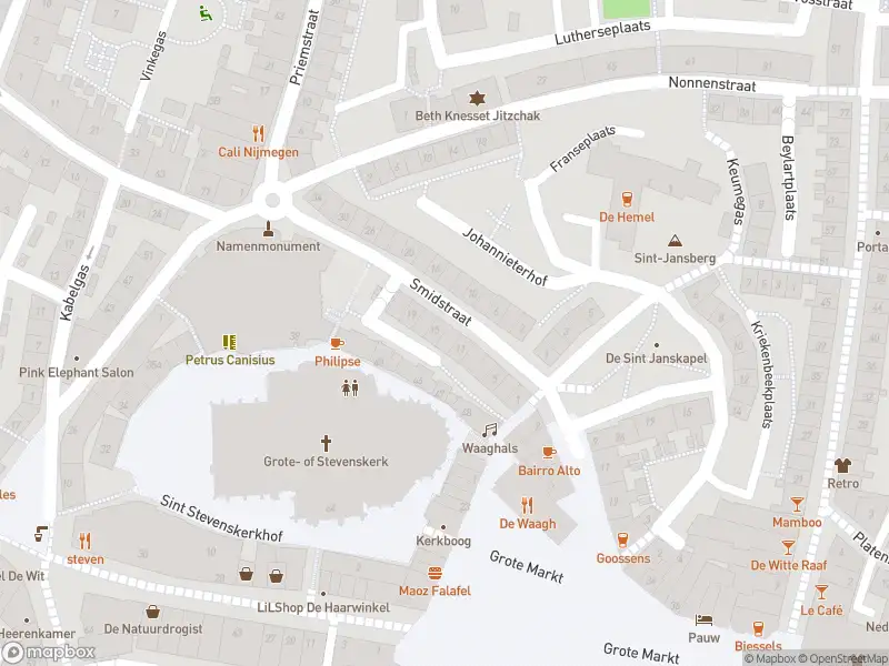 Brandweer met gepaste spoed naar de Smidstraat in Nijmegen