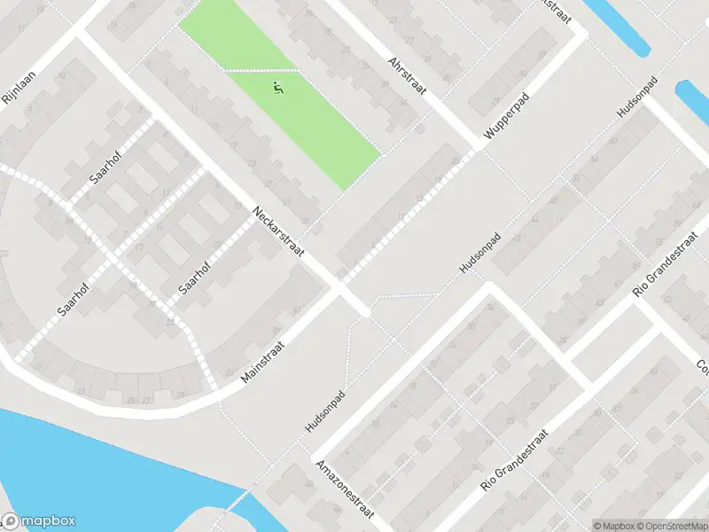 Ambulance met grote spoed naar de Wupperpad in Spijkenisse