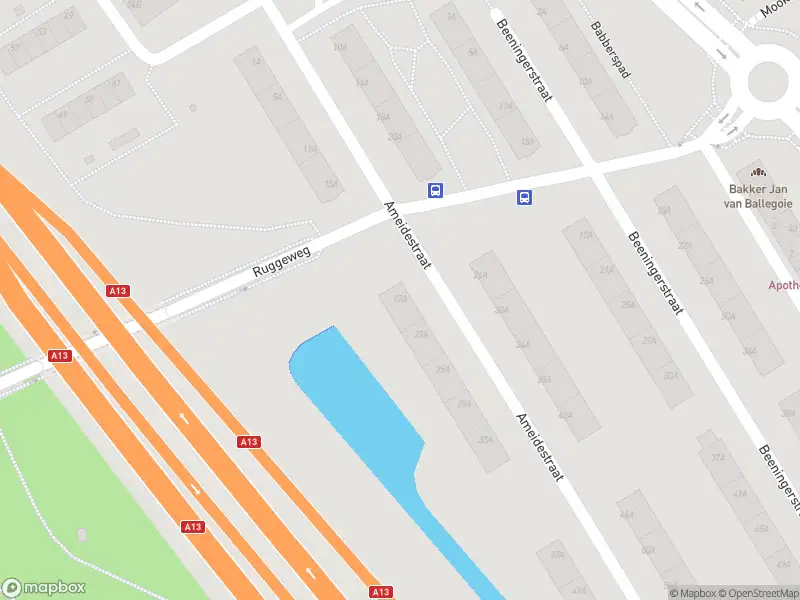 Ambulance met gepaste spoed naar de Ameidestraat in Rotterdam