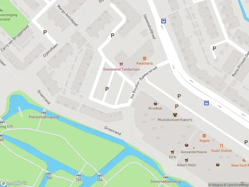 Ambulance met grote spoed naar de Ina Boudier-Bakkerplein in Leiden