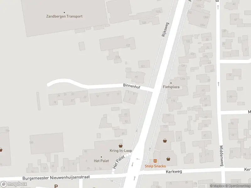 Ambulance met grote spoed naar de Binnenhof in Limmen