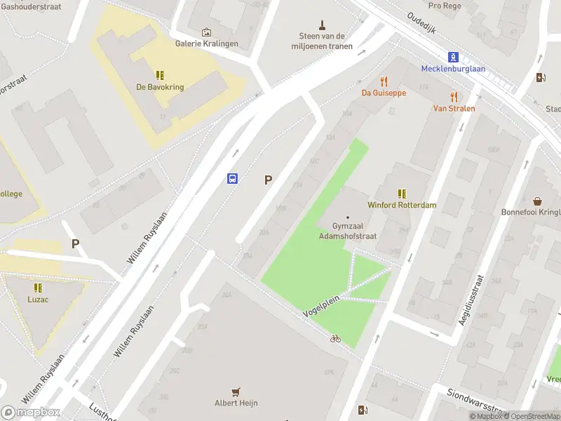 Ambulance met grote spoed naar de Chris Bennekerslaan in Rotterdam