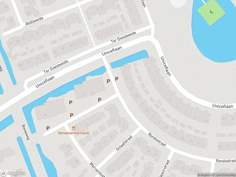 Ambulance met grote spoed naar de Rondostraat in Hellevoetsluis