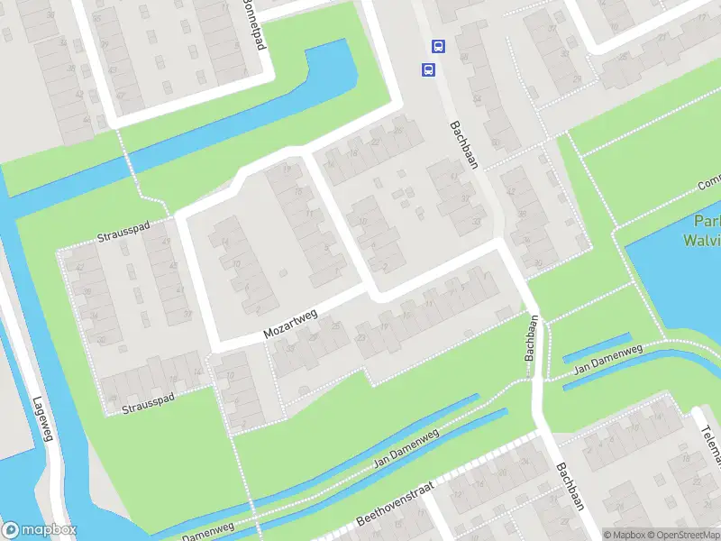 Ambulance met grote spoed naar de Schubertstraat in Spijkenisse