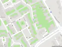 Brandweer met grote spoed naar de Hof van Sulzbach in Bergen op Zoom vanwege voertuigbrand