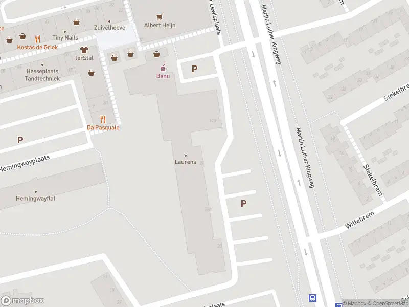 Ambulance met gepaste spoed naar de Sinclair Lewisplaats in Rotterdam