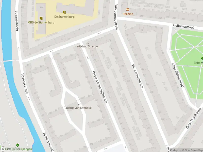 Ambulance met gepaste spoed naar de Pieter Langendijkstraat in Rotterdam