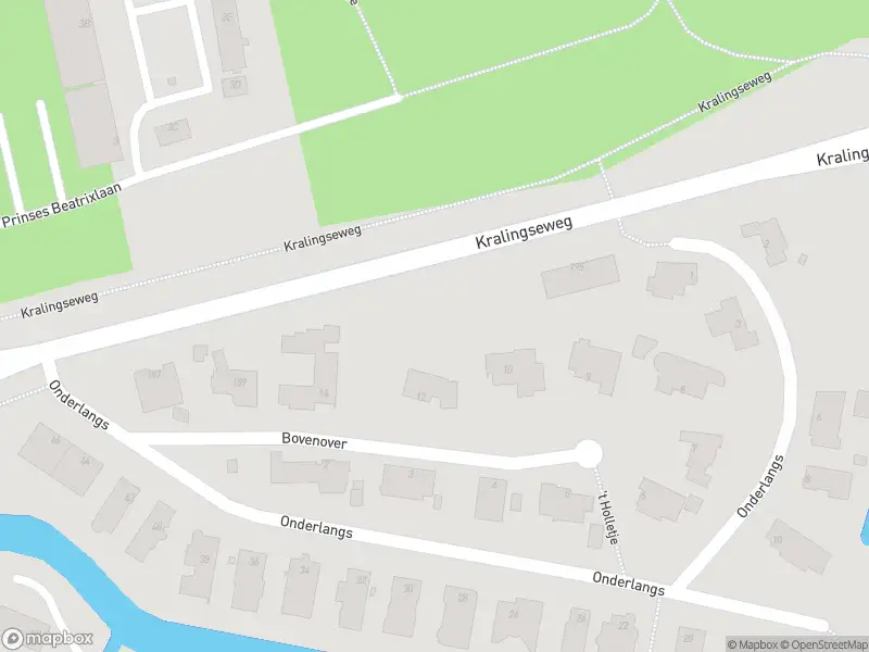 Ambulance met grote spoed naar de Kralingseweg in Rotterdam