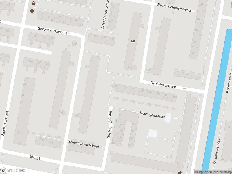 Ambulance met gepaste spoed naar de Bruinissestraat in Rotterdam