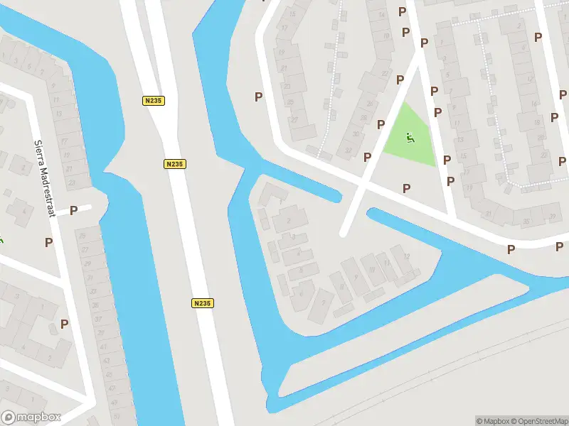 Ambulance met gepaste spoed naar de Akropolishof in Purmerend