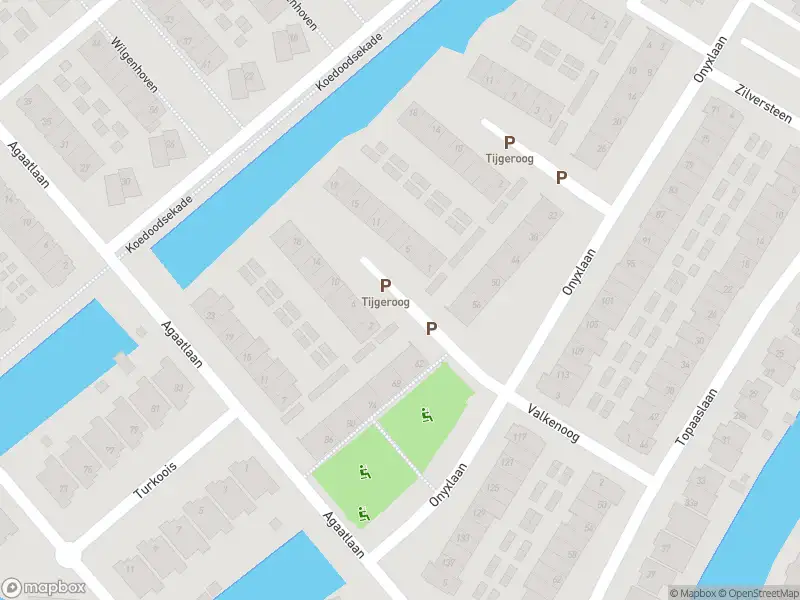 Ambulance met grote spoed naar de Maansteen in Rhoon